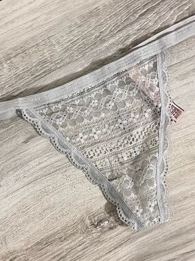 Victoria's Secret V-String